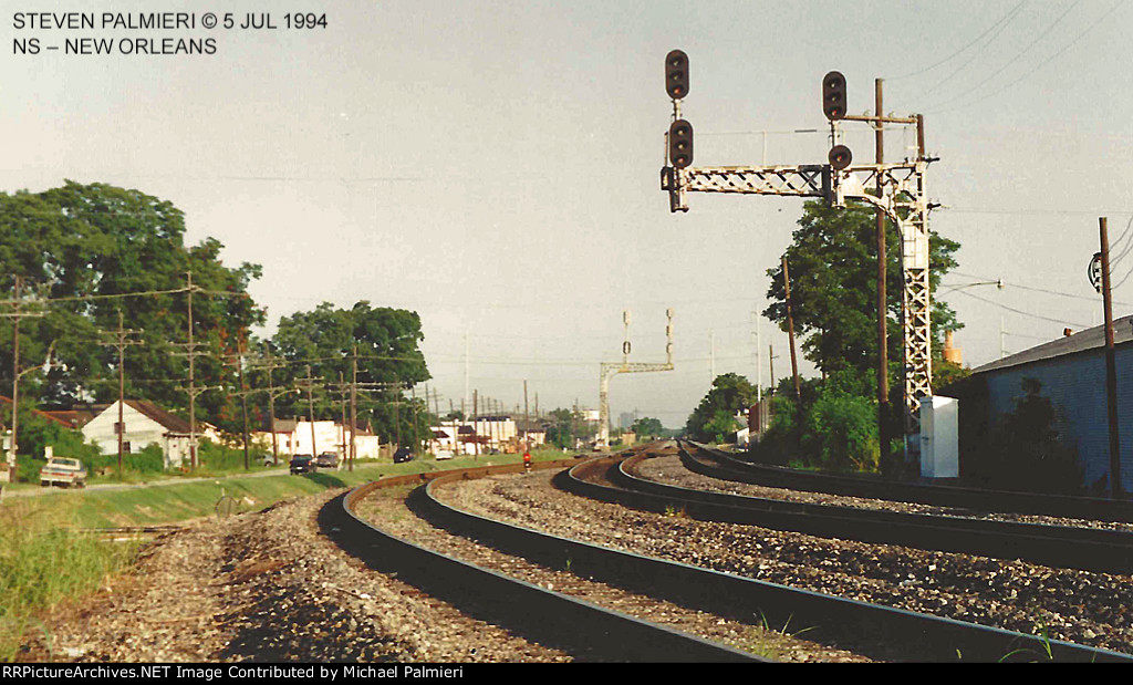 NS Frenchmen Street Interlocking